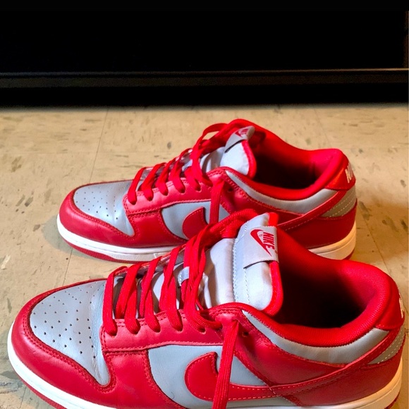 Retro Medium Grey Varsity Red Unlv (2021) - Picture 3 of 4